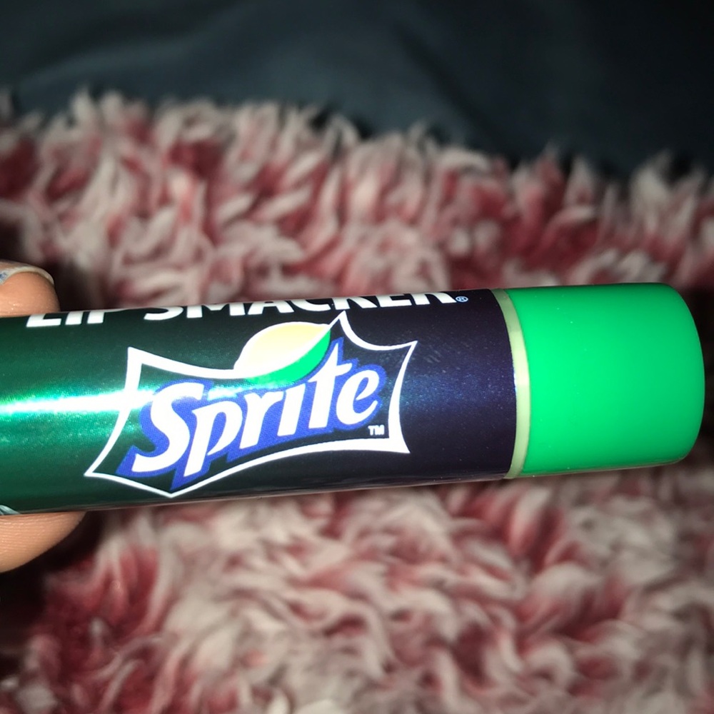 Lip smacker